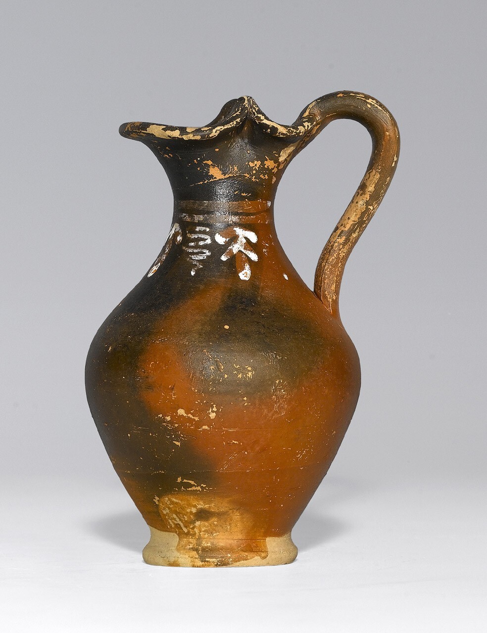 Oinochoe trilobata