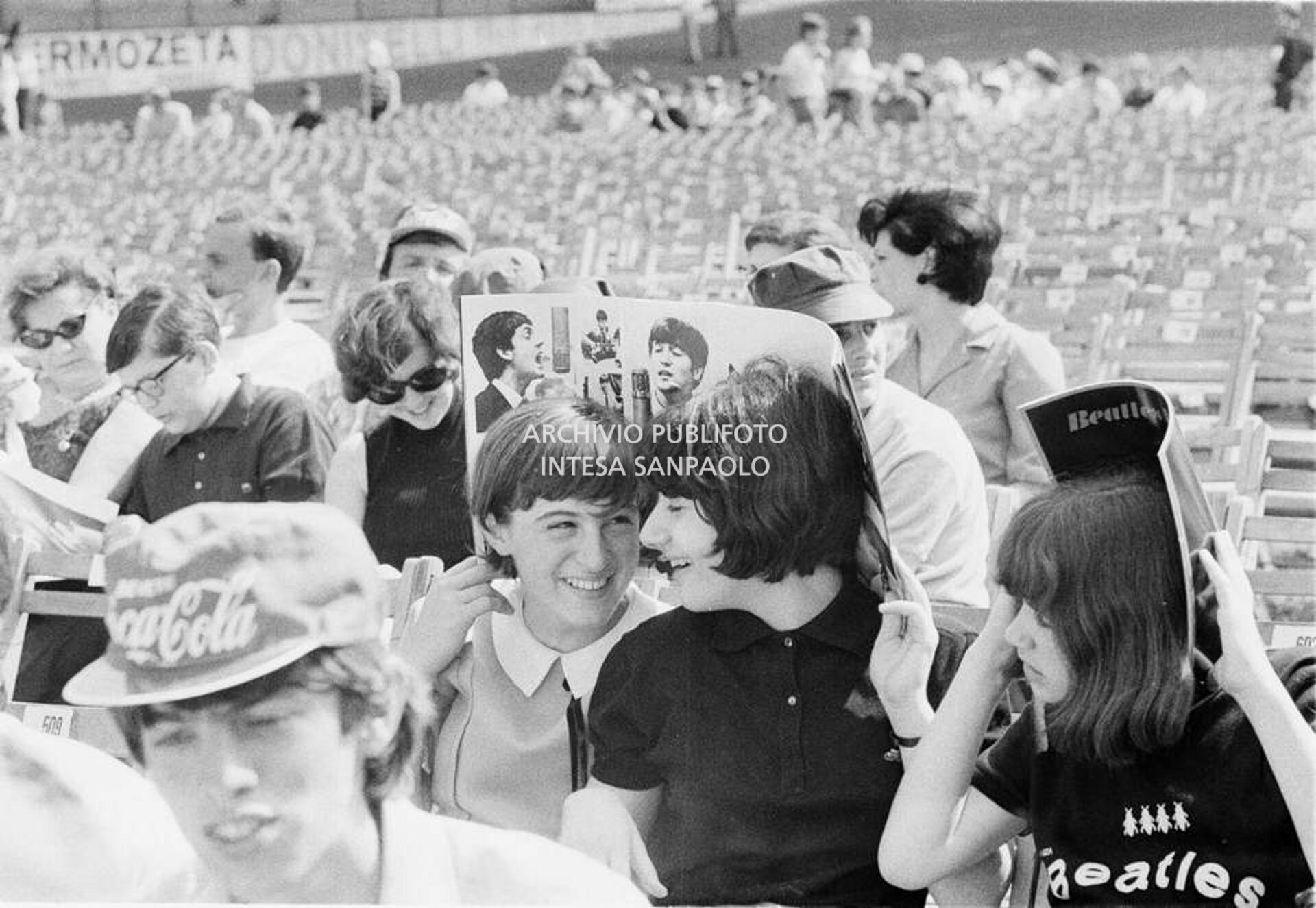 Pubblico al concerto dei Beatles al Vigorelli di Milano